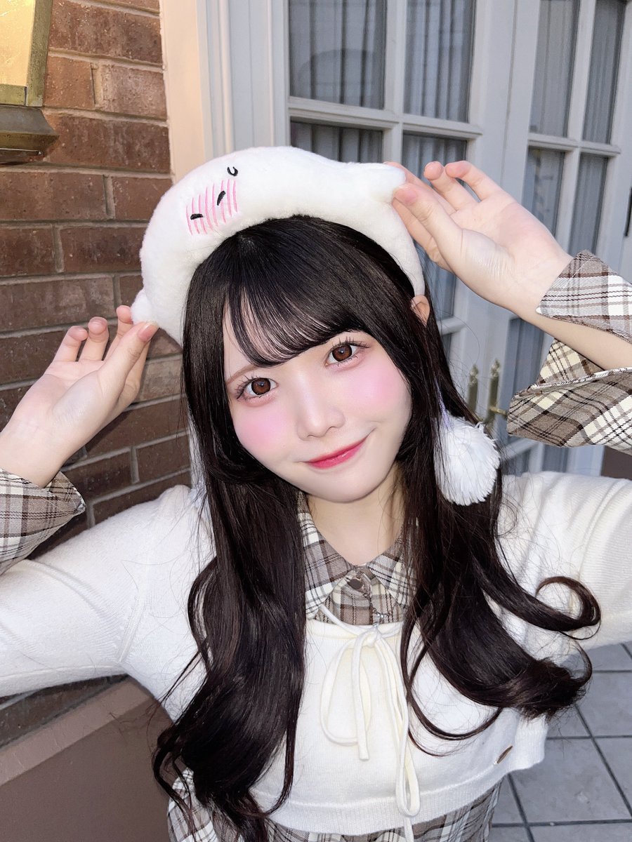 miu______000's tweet photo. 今日は天使の日らしいよ！
天使っぽい写真なくておばけになっちゃった⸝⸝⸝💭💗 https://t.co/9AkYkSPBW2