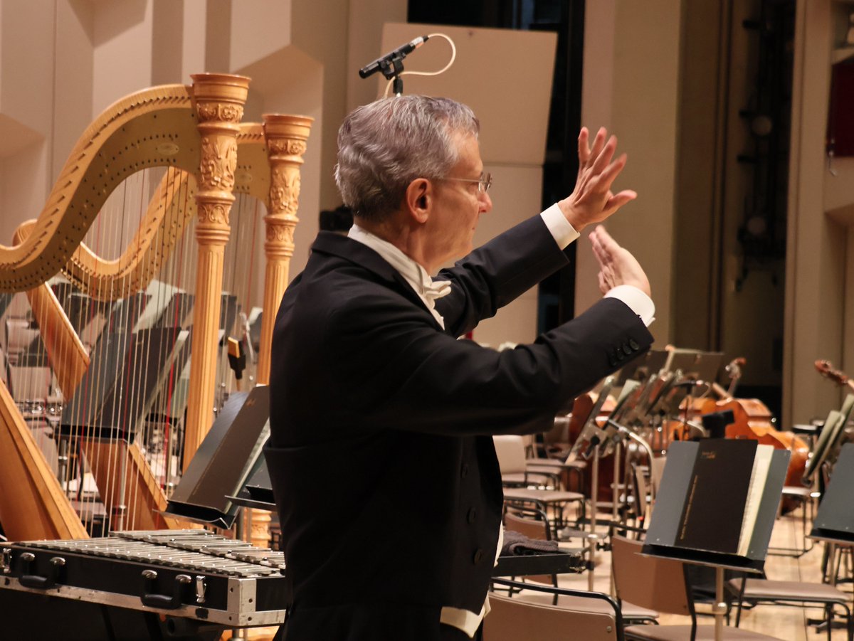 NHKSO_Tokyo's tweet photo. #N響100年 記念の《復活》2日目が大盛況のうちに幕を閉じました。
 
私たちの《復活》に込めた“心”は、皆さまにどのように響いたでしょうか。
 
“Not violence!”
“p!(ピアノ･弱く)”
“Beauty!”

#ルイージ がリハーサルでよく口にする言葉です。
徹底して響きの美しさにこだわる彼の姿勢は、
これまでN響が長い年月をかけて築き上げてきた伝統の音楽づくりに、さらなる磨きをかけています。
そんなルイージの美学が、随所に息づく演奏となったと思っています。
 
今回、おかげさまで6000人ものお客さまと、このメモリアルな瞬間を共有することができました。
楽員・スタッフ一同、心より御礼を申し上げます。ありがとうございました！
そして、放送でご覧いただいた皆さまも、ありがとうございました！
 
明日10/5はN響の100回目の創立記念日。
今シーズンは、まだまだ創立100年を記念した特別なコンサートが続きます。
 
これからも皆さまの心に残る演奏を一同、力を尽くして届け続けますので、ぜひご期待ください！
@fabluisi @sunaogoko @kyoheitomy