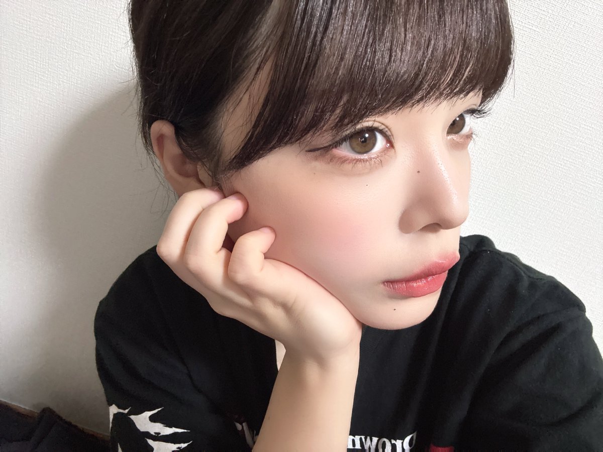 oresama_pappara's tweet photo. 盛れる角度 https://t.co/LaR2PaCF8F