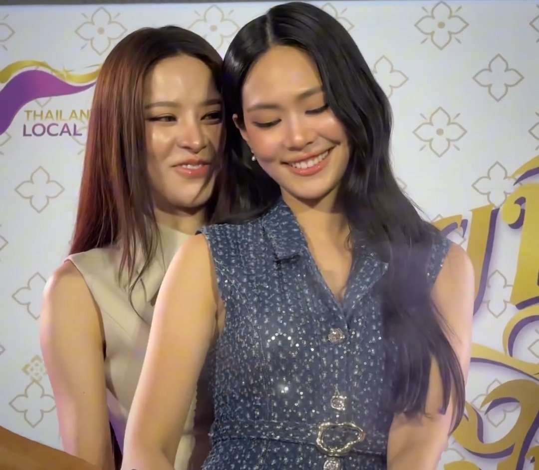 InYouraee's tweet photo. คนข้างหลังยิ้มกรุ่มกริ่มนะนิ ไหวบ่นิเจ้า🤭
THAI TASTE THAI FEST X PNB
#ไทยฟุ้งปรุงไทยxปุยนุ่นบิ๊นท์ https://t.co/o54R11xGVp