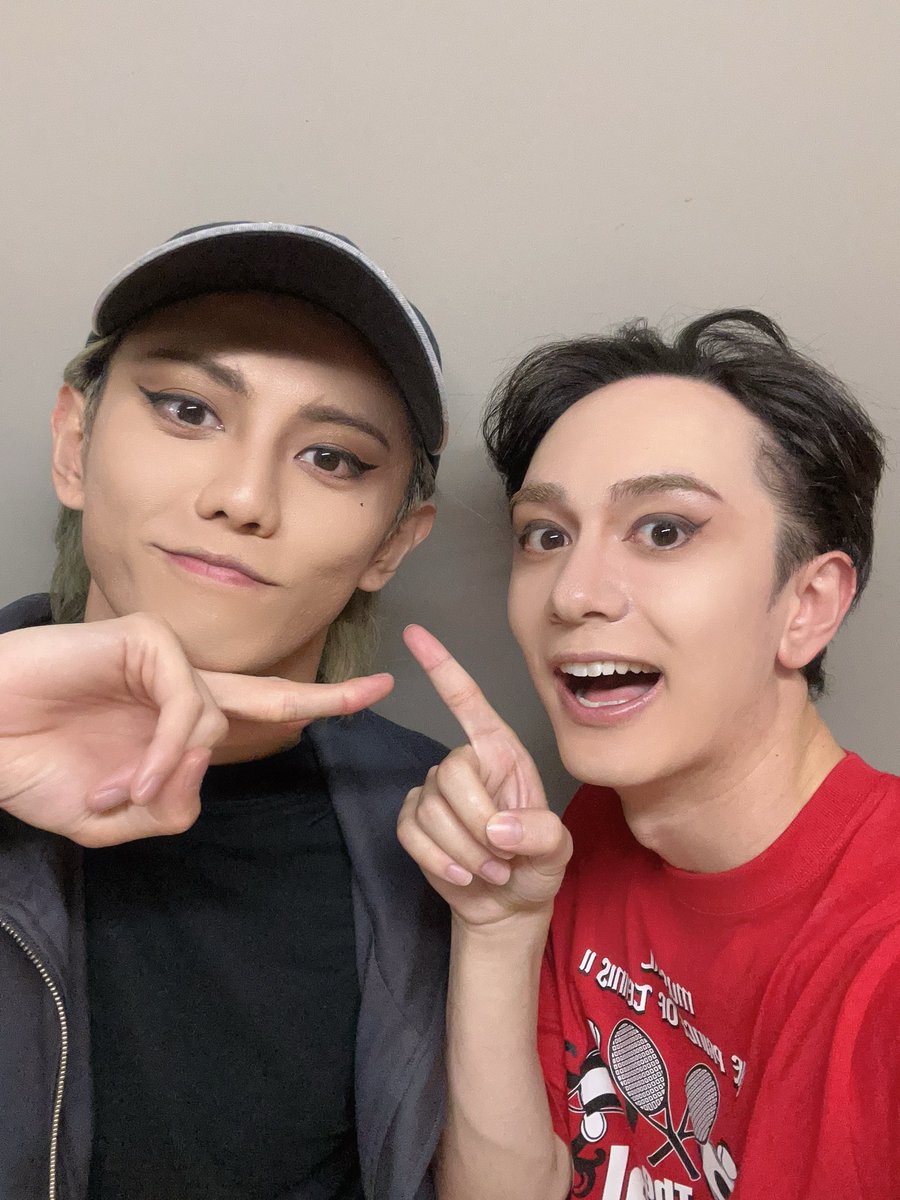 DION_0302's tweet photo. 新テニミュ
本日もありがとうございました！！

許斐先生と藤原紀香さんもお越しくださったし、跡部の誕生日にり���ーやくんの300回記念だし、盛りだくさんな日でした🎾

許斐先生改めてお疲れ様でした❗️
そしてりょーやくんおめでとう🎉
#新テニミュ
#ファイステ https://t.co/akuznUf81h