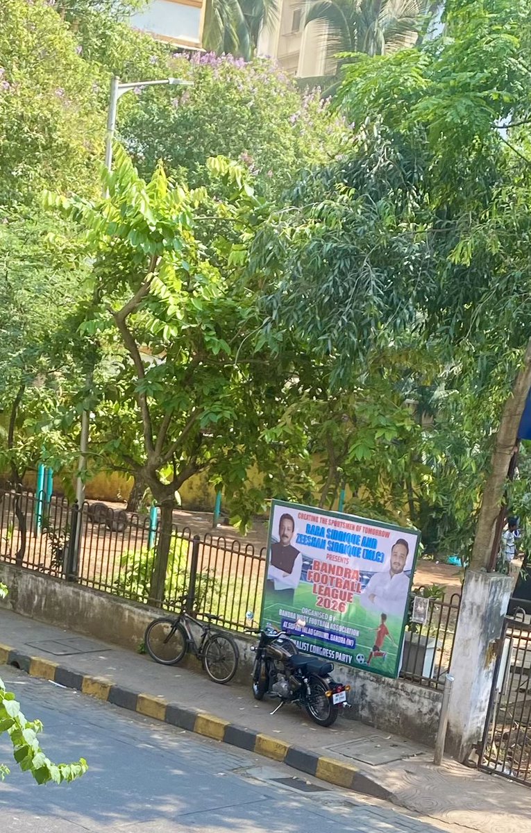 _sinnamin's tweet photo. Hello @MTPHereToHelp , there are bikes like this parked on the pavement outside Sugarin Talao maidan, Mt Carmel’s Rd, Bandra West. Please have them removed. Thank you! https://t.co/f5fayudbWS