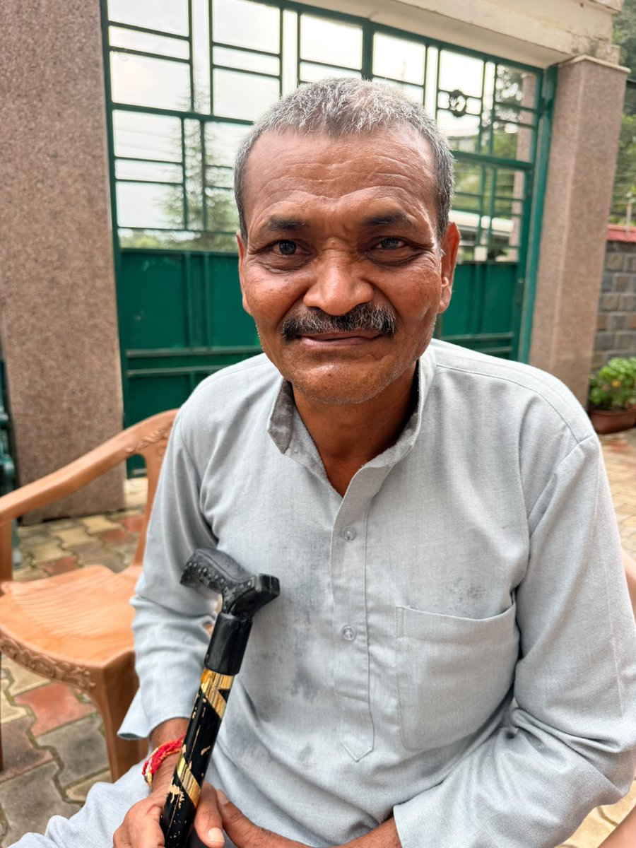 indiacares_2020's tweet photo. AFTER NEARLY THREE YEARS, 63-YEAR-OLD RAMAPPA IS BACK WITH HIS FAMILY

Ramappa Gangannavar, from Kalganur in Gadag, #Karnataka, had been separated from his family for nearly three years and was living at an old-age home in Bhangrotu, Mandi, #HimachalPradesh.

The breakthrough came when Shri Ravinandan B M, IPS, connected with Ramappa over a video call and spoke to him in Kannada. Hearing his own language helped Ramappa share details about his village and family, providing crucial leads to trace his loved ones.

What followed was a coordinated effort involving the administration and welfare authorities in Himachal Pradesh and Karnataka. Ramappa’s family was traced in Gadag, and he has now returned home and been reunited with them.

We are deeply grateful to Shri Ravinandan B M, IPS, for making that crucial connection possible.

Our sincere thanks to @SamritikaN, SDM Balh, Mandi district, for her role in helping Ramappa find his way back to his family, and for her continued work through Mission Apno Tak in bringing separated families back together.

A special note of gratitude to Shri Chandrappa B. Gokak, Assistant Secretary, Central Relief Committee, @SWDGoK, Government of Karnataka, who personally came to Mandi to facilitate Ramappa’s return to Karnataka.

Three years of separation came to an end because people across two states came together with one shared purpose: to bring Ramappa back to his family. His return is a reminder that when we come together, even the longest separations can be overcome.

#IndiaCares