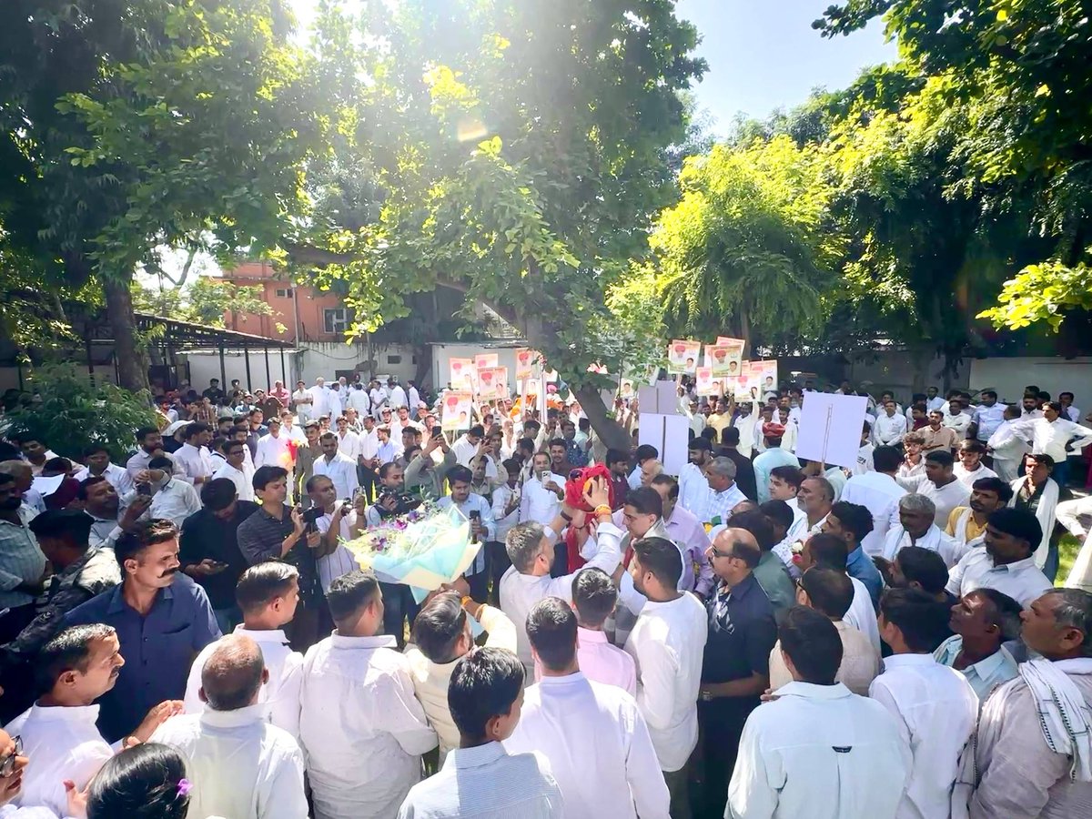 SachinPilot's tweet photo. सुबह जनप्रतिनिधियों और कार्यकर्ताओं से मुलाकात की।

📍जयपुर https://t.co/OpIAgu4JbW