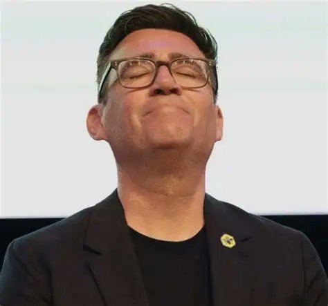 David_J_Bond's tweet photo. He left Greater Manchester with £1.34 billion of debt.
This man IS NOT OUR MESSIAH!
👇👇👇👇👇👇👇👇👇👇👇👇👇 https://t.co/c9UII5uEdp