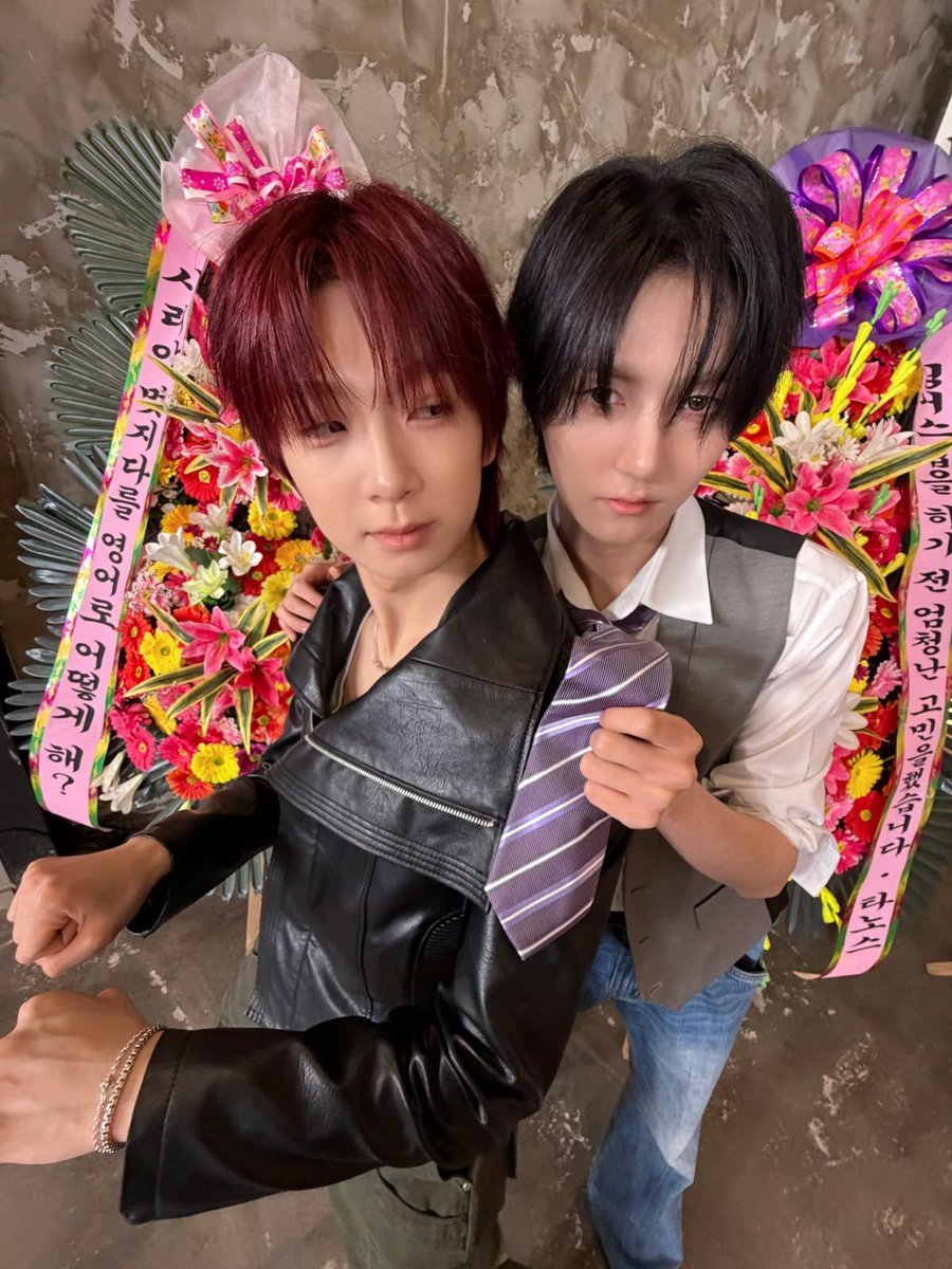mokazelle's tweet photo. the only boys Ever … 🫧💕🤍 https://t.co/pOEDXUcwXJ