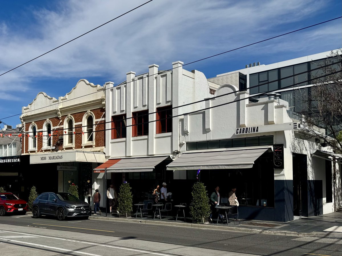OperaChaser's tweet photo. Today’s streetscape view — various shapes and sizes, styles and textures, on @StonningtonCity’s Toorak Road, South Yarra. https://t.co/Kga271uczY