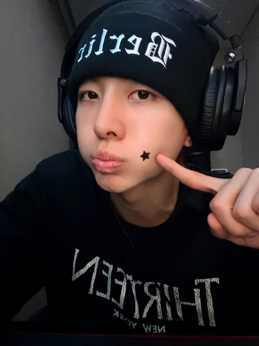 sunshineoreoz's tweet photo. jiho lately >>> https://t.co/ZabwH7xGhT