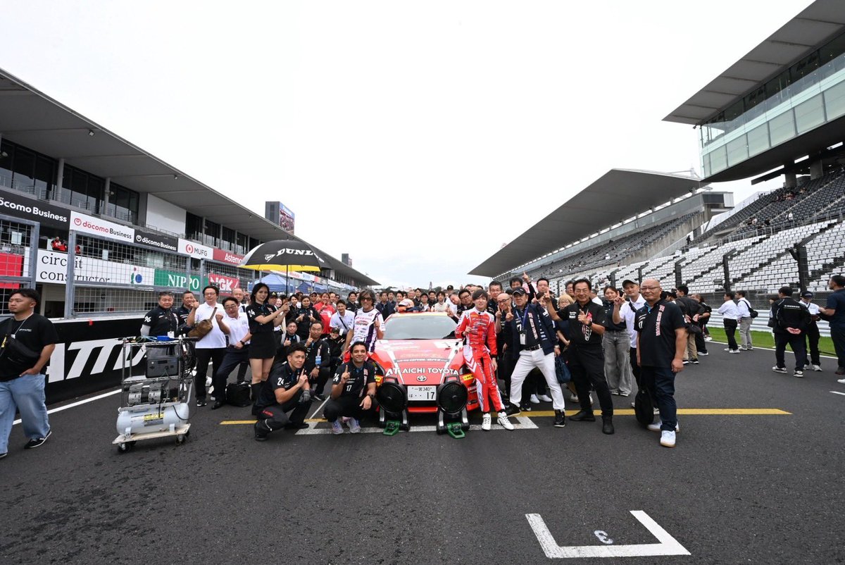 y_tommy504's tweet photo. ワンメイク 鈴鹿 決勝 3位でした🥉  

スタートからコツコツ順位を上げ4位でゴールしましたが前走車のペナルティにより表彰台となりました。

今回、愛知トヨタ観戦ツアーが組まれ沢山の方が応援に来てくださり励みとなりました！

沢山の応援ありがとうございました！

#GR86BRZCUP https://t.co/vO0wTO8aWD