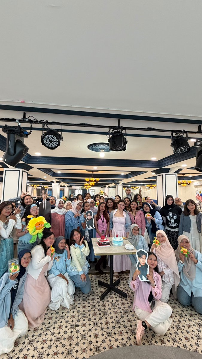 imarthadavid31's tweet photo. Happiest Birthday DunkDunk 🎂
Indonesia will always love you 💐

Birthday Party DunkDunk with @teamjoongdunk 

#DunksWonderland #HappyDunkDay2026 #4Chapters4Dunk @dunknatachai #dunknatachai https://t.co/Y21RCwRr76