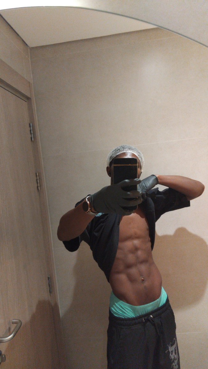 wunmishaz's tweet photo. Slim guys drop your pictures https://t.co/rNtz542XCi