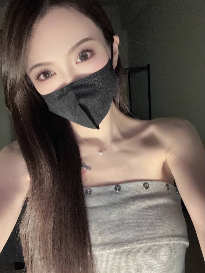 lisa90pn1's tweet photo. 第一次玩x不知发啥

这里跟某音某手有什么不一样

有人带我交朋友吗？ https://t.co/fP2AfOE1Ch