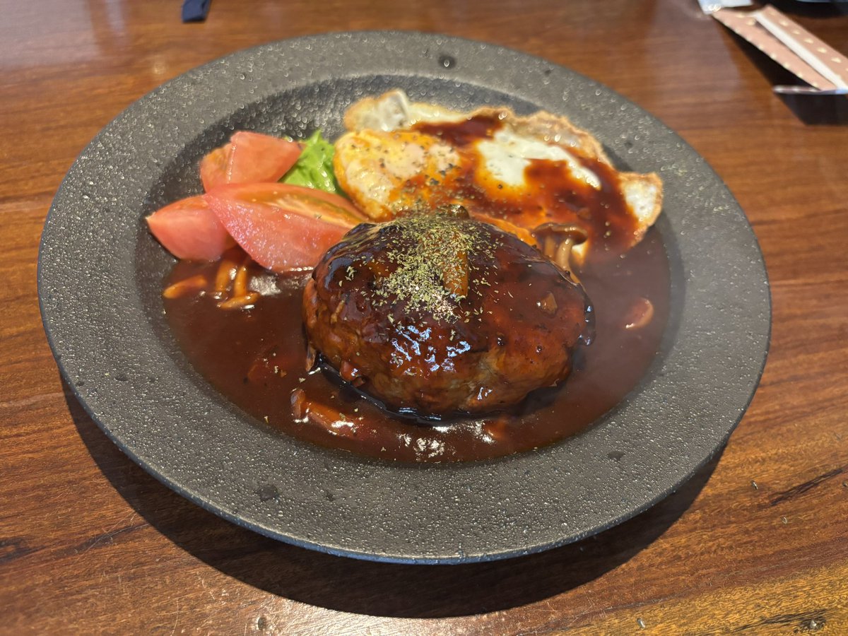 ZOKUBUTSU__'s tweet photo. 茅ヶ崎元町 すずき家の食卓
ちくわの磯辺揚げと豚バラ生姜焼きとハンバーグ
美味しかった https://t.co/WpOCbCr8vH