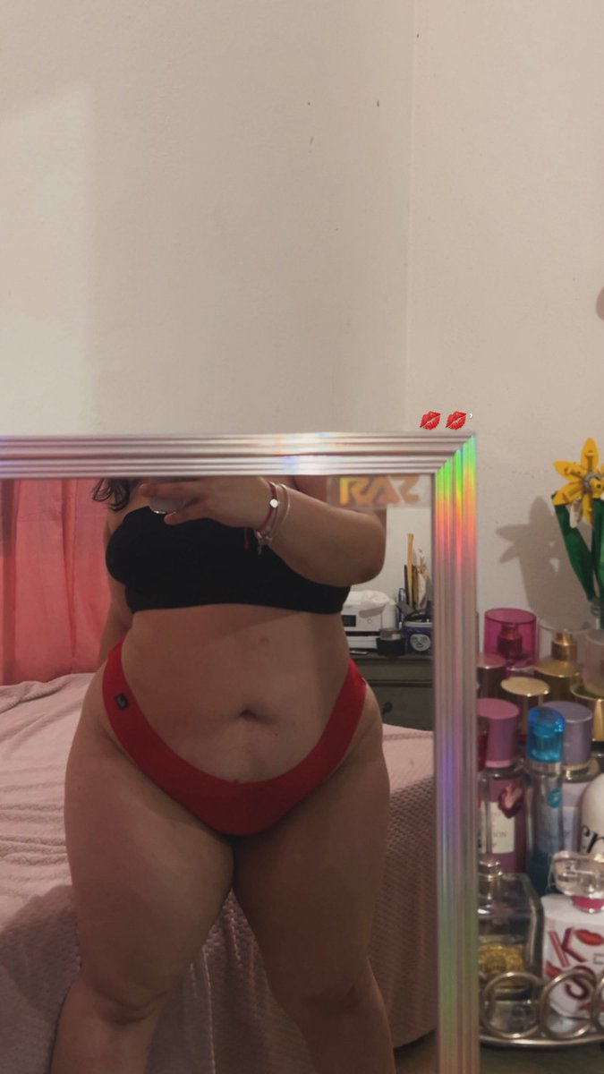ojdiaz10's tweet photo. una aportación a la madrugada😆😙.
#curvy #thickthighs https://t.co/sfnnvr809L