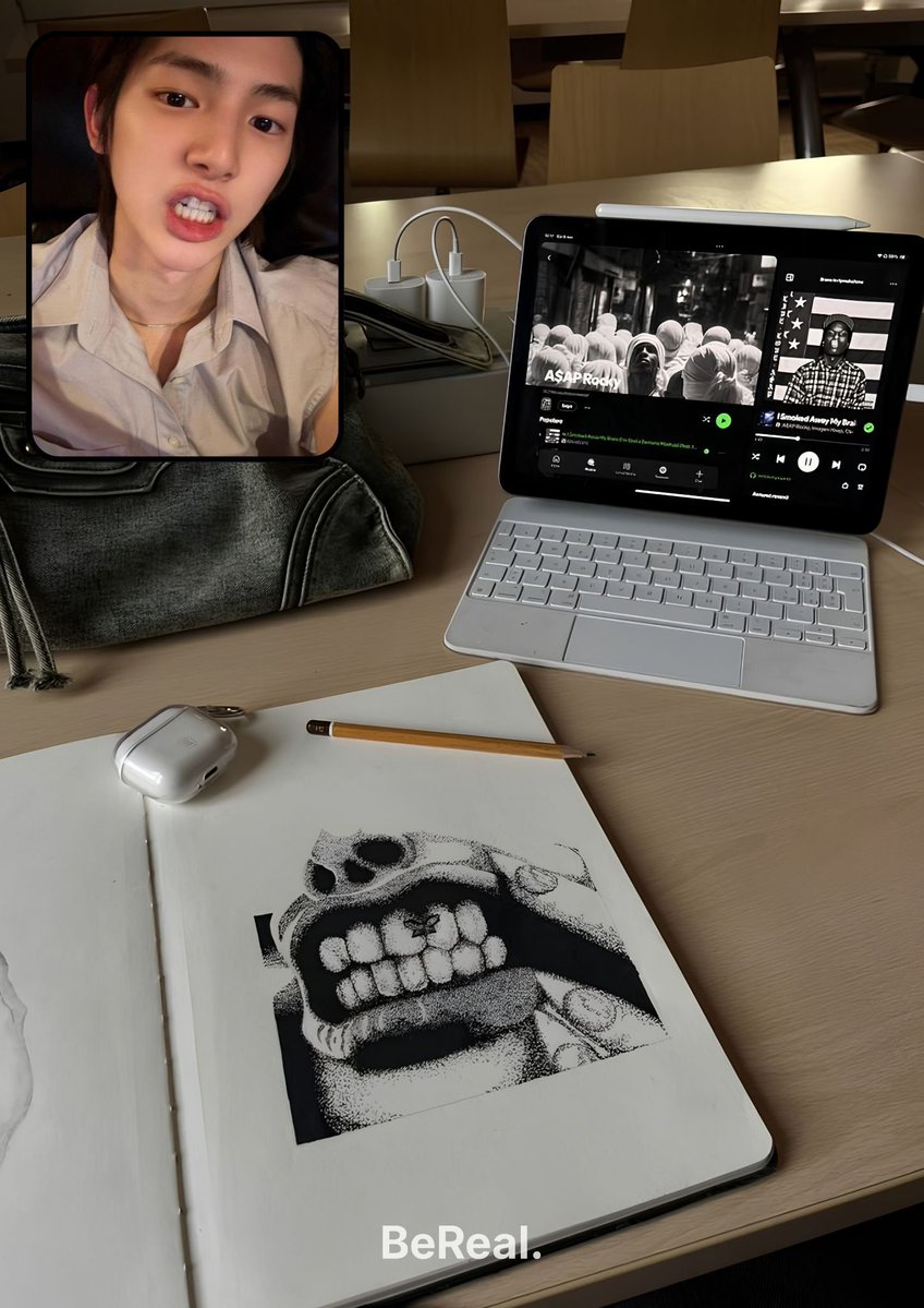 jjuuriell's tweet photo. #juhoon as a art design student on bereal👨🏻‍🎨🎨 https://t.co/WJEor2Dal0