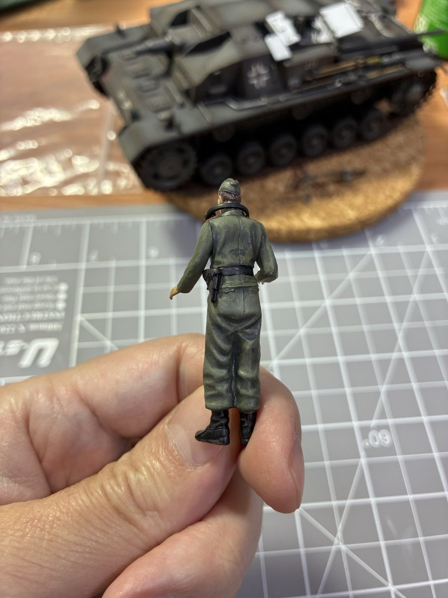 ChangYogen's tweet photo. Just completed crew figure of StuG III. https://t.co/QN1wNfCUIQ