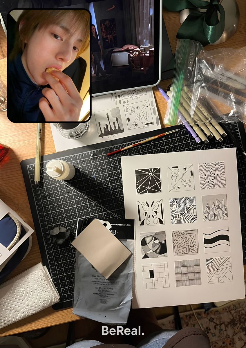 jjuuriell's tweet photo. #juhoon as a art design student on bereal👨🏻‍🎨🎨 https://t.co/WJEor2Dal0