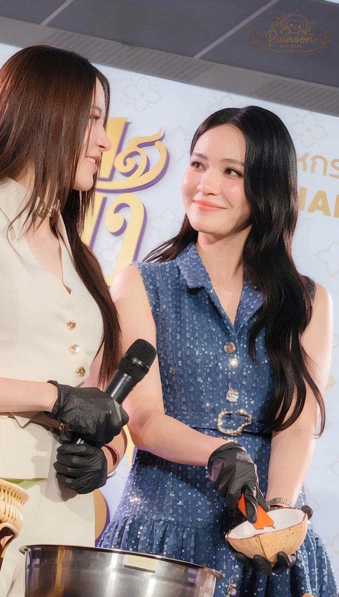 puinoon_th's tweet photo. หวานไปทั้งฮอลล์แล้ววว ✨

THAI TASTE THAI FEST X PNB
#ไทยฟุ้งปรุงไทยxปุยนุ่นบิ๊นท์
#puinoonbint
#puinoonwrsr
#ปุยนุ่นวรางค์ศิริ https://t.co/zKu9iRkiff