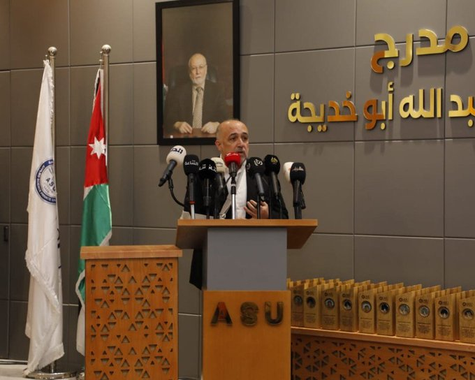 Gaza_Pa_'s tweet photo. التخرج ليس نهاية الطريق بل بداية لصناعة الإنجاز 🇯🇴🎓
جامعة العلوم التطبيقية الخاصة الأردنية تحتفي بنخبة من خريجيها الذين واصلوا مسيرتهم إلى مواقع مهنية وأكاديمية متقدمة في رسالة تؤكد أن نجاح الخريج امتداد لنجاح جامعته وأن جسور التواصل والفخر تبقى ممتدة بعد التخرج https://t.co/zoHo7Phl7C