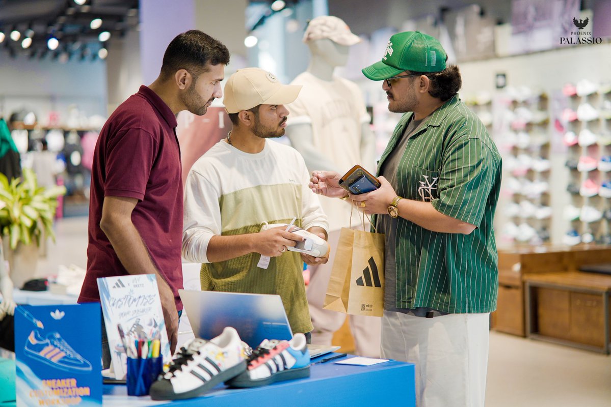 PhoenixPalassio's tweet photo. Sneakers met creativity at the Adidas Customisation Station at Phoenix Palassio. 👟🎨

Today is the last day to add your personal touch and make your pair truly yours! ✨

Head to Adidas at Phoenix Palassio and get creative! https://t.co/KWWT0XGpcA