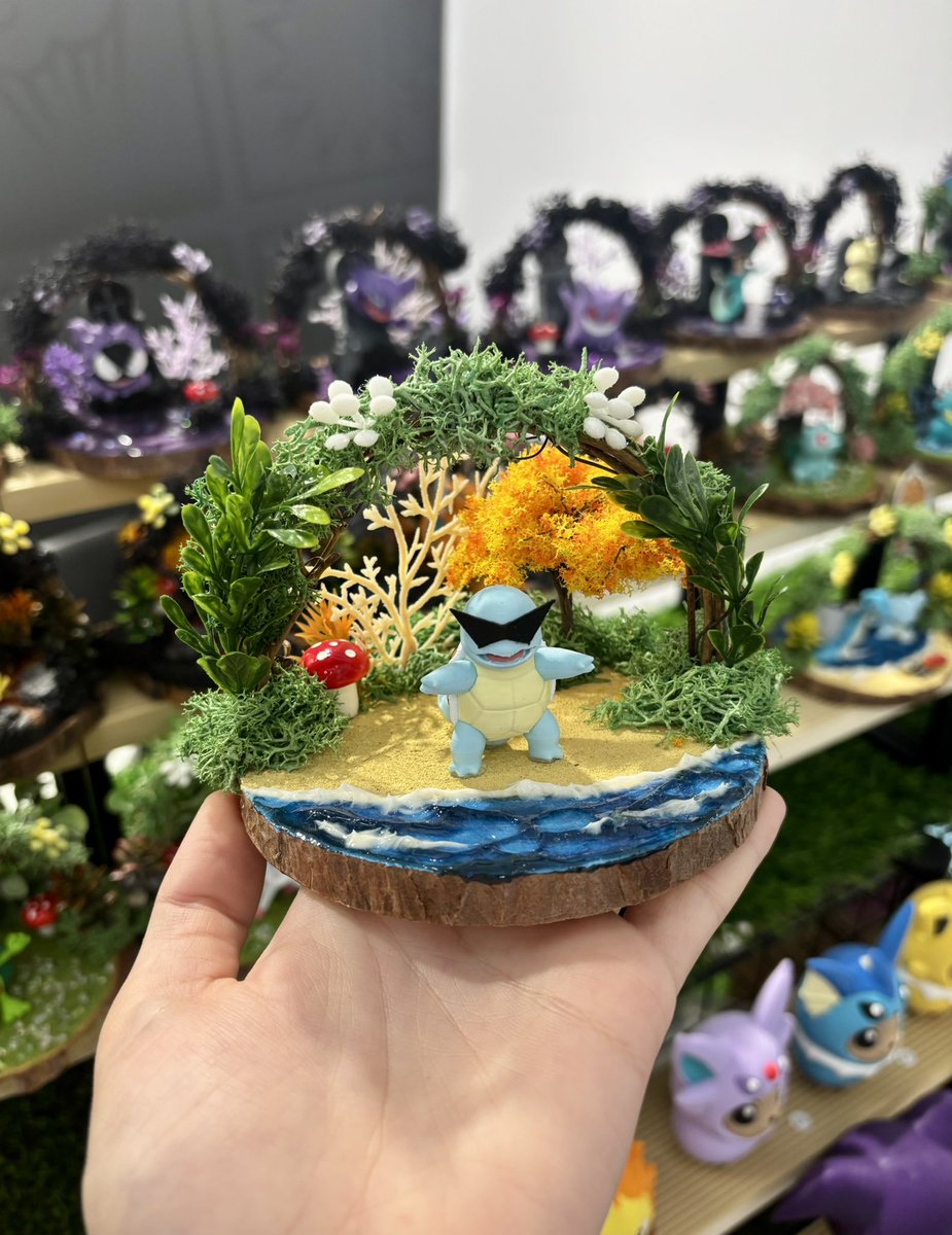 HanabiArtesania's tweet photo. He subido algunos dioramas a mi tienda, por si tenéis que hacer un regalito de Navidad o un auto regalito de Navidad 😂 y os gustaría algo de lo que hago ❤️

Al menos para amortizar un poco todo el palazo que está siendo la Cómic Con 😅

Un RT me ayuda mucho 🍀 https://t.co/zIGylZgisi