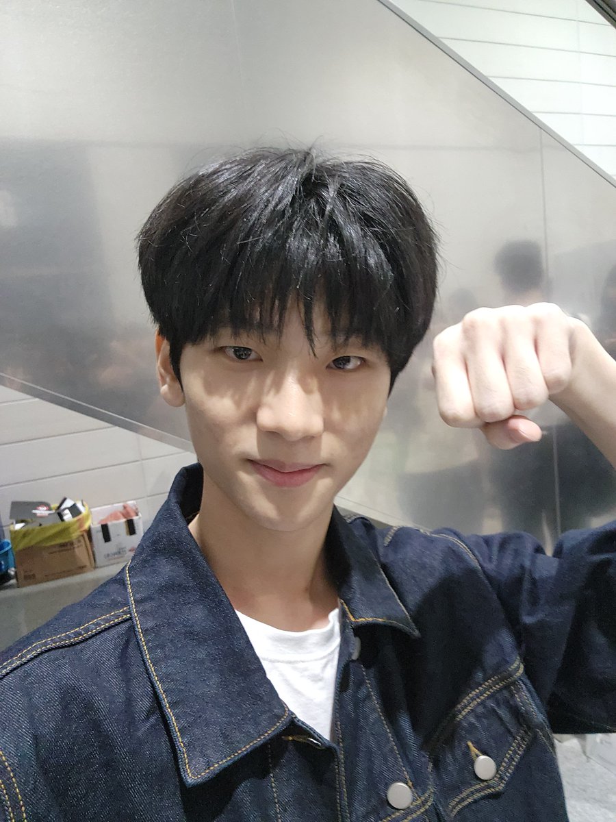 0dnpuf's tweet photo. 삼형제에게 맞으시겠습니까?
 > 삼
 > 형니오
 > 제발 아니 https://t.co/0YPUvOaTSr