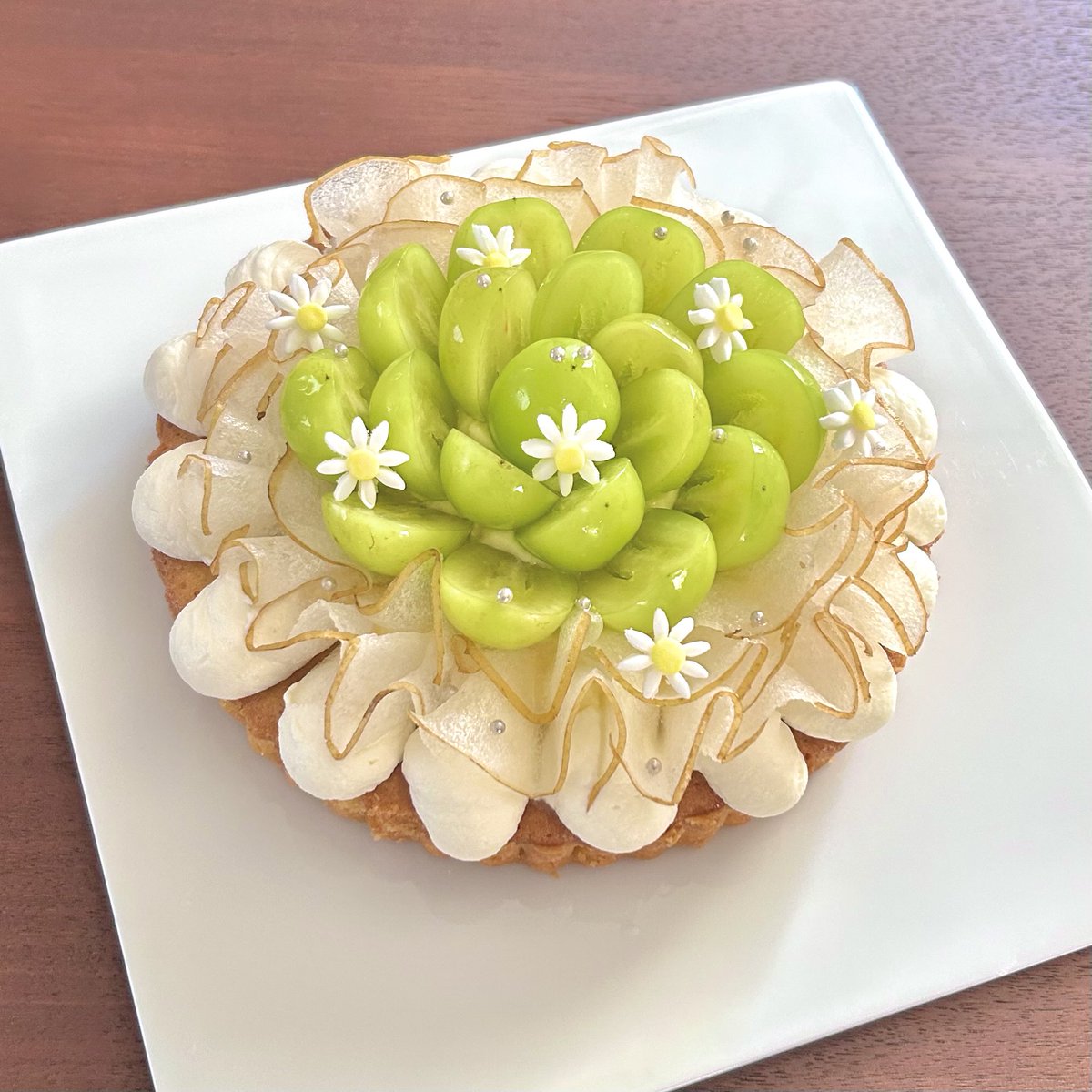 kass_smile1205's tweet photo. 母の誕生日ケーキ作って、娘に持って行かせたら半分返ってきた https://t.co/AFtnscfnlt