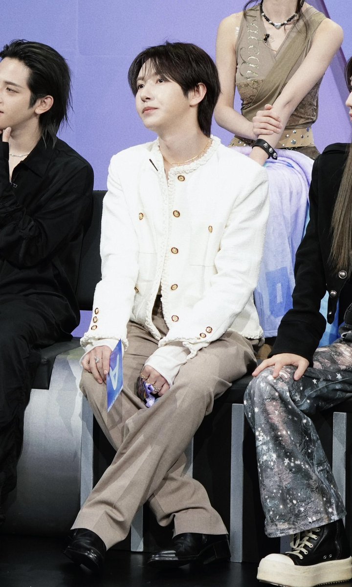 POPCORNBOBO323's tweet photo. 261004 林晓 MC XHS #RENJUN #런쥔 

 🦊🤍✌🏻 https://t.co/rmlSAv7L6a