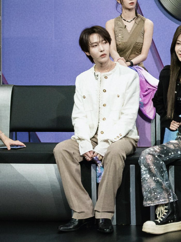 POPCORNBOBO323's tweet photo. 261004 林晓 MC XHS #RENJUN #런쥔 

 🦊🤍✌🏻 https://t.co/rmlSAv7L6a
