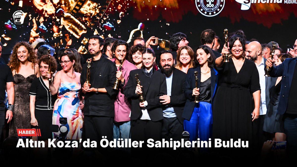 boxofficeturkey's tweet photo. 33. Uluslararası Adana Altın Koza Film Festivali’nde En İyi Film ödülü Bir Arada Yalnız’ın oldu.

Ali Vatansever’in yönettiği film, FİLM-YÖN ödülüyle birlikte toplam 5 ödül kazanarak Ulusal Uzun Metraj Film Yarışması’nın en çok ödül alan yapımı oldu. Mutter: Bir Annenin Hatıra Defteri 4, Günyüzü ve Karanlıkta Islık Çalanlar ise 3’er ödül aldı.

https://t.co/ntpokXrUkz

#AltınKoza #BoxOfficeTürkiye