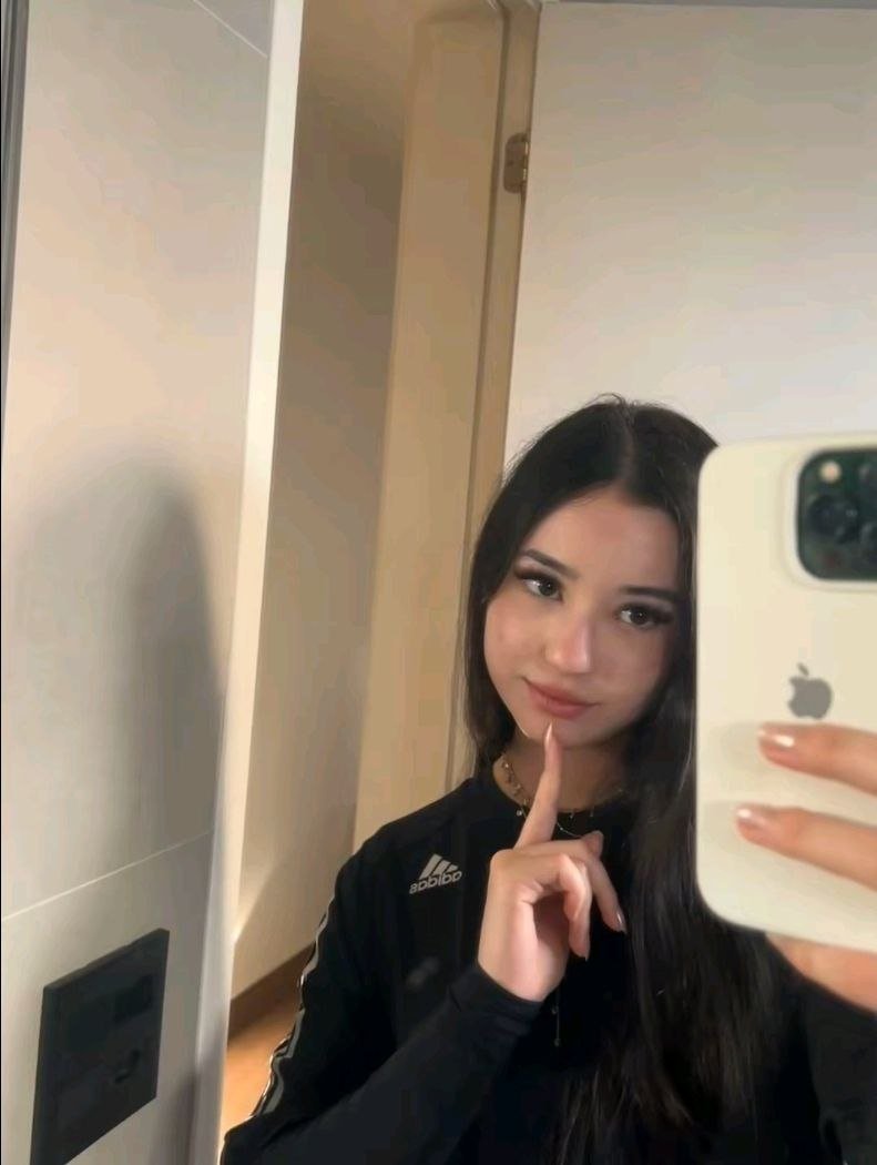 RaffDTo's tweet photo. Eu (c cara de sono) // minha colinha

HOJE É 13, VAMBORA⭐️ https://t.co/dBdjcnRZOq