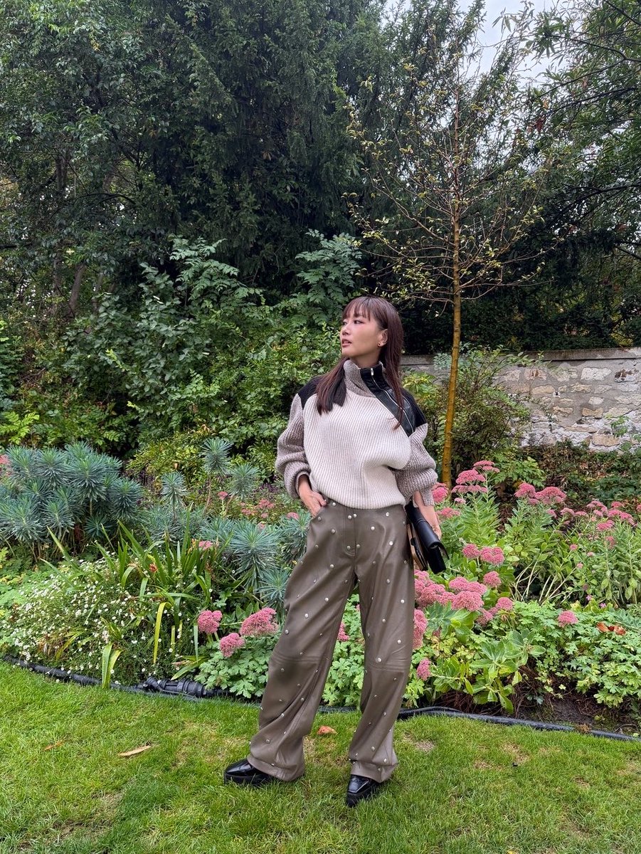 ai_otsuka_staff's tweet photo. Stella McCartney SPRING-SUMMER 2027 in Paris Fashion Week🦈🇫🇷

@StellaMcCartney 
#pfw #parisfashionweek
#stellamccartney #paris https://t.co/twTRI6QkyP