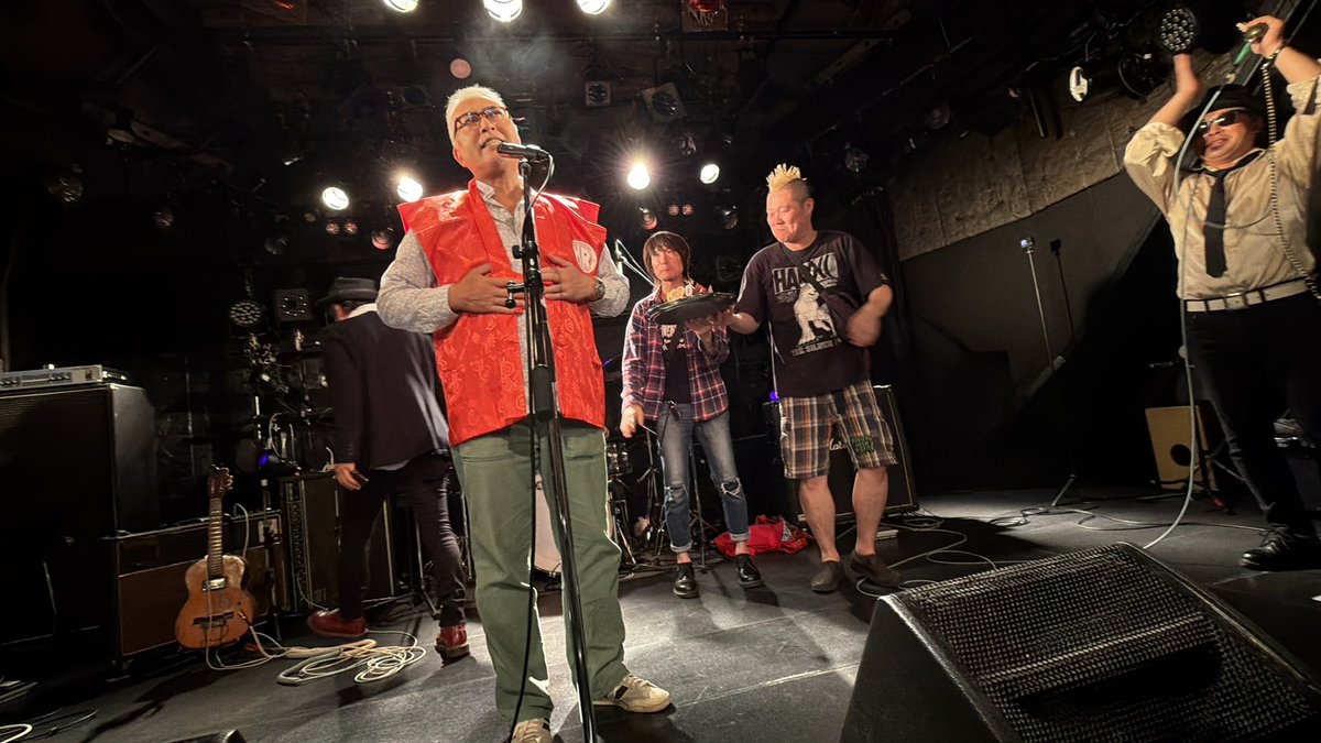 Yuji_local_bass's tweet photo. 昨日が楽しすぎたｯｽ‼︎どうしましょう‼︎
2026.10.4
黒田さん誕生日おめでとうございます🎉
この特別な日に関われた事が本当に嬉しく思います‼︎
ロックをロールさせてやる‼︎ https://t.co/Qda0LTI9wL
