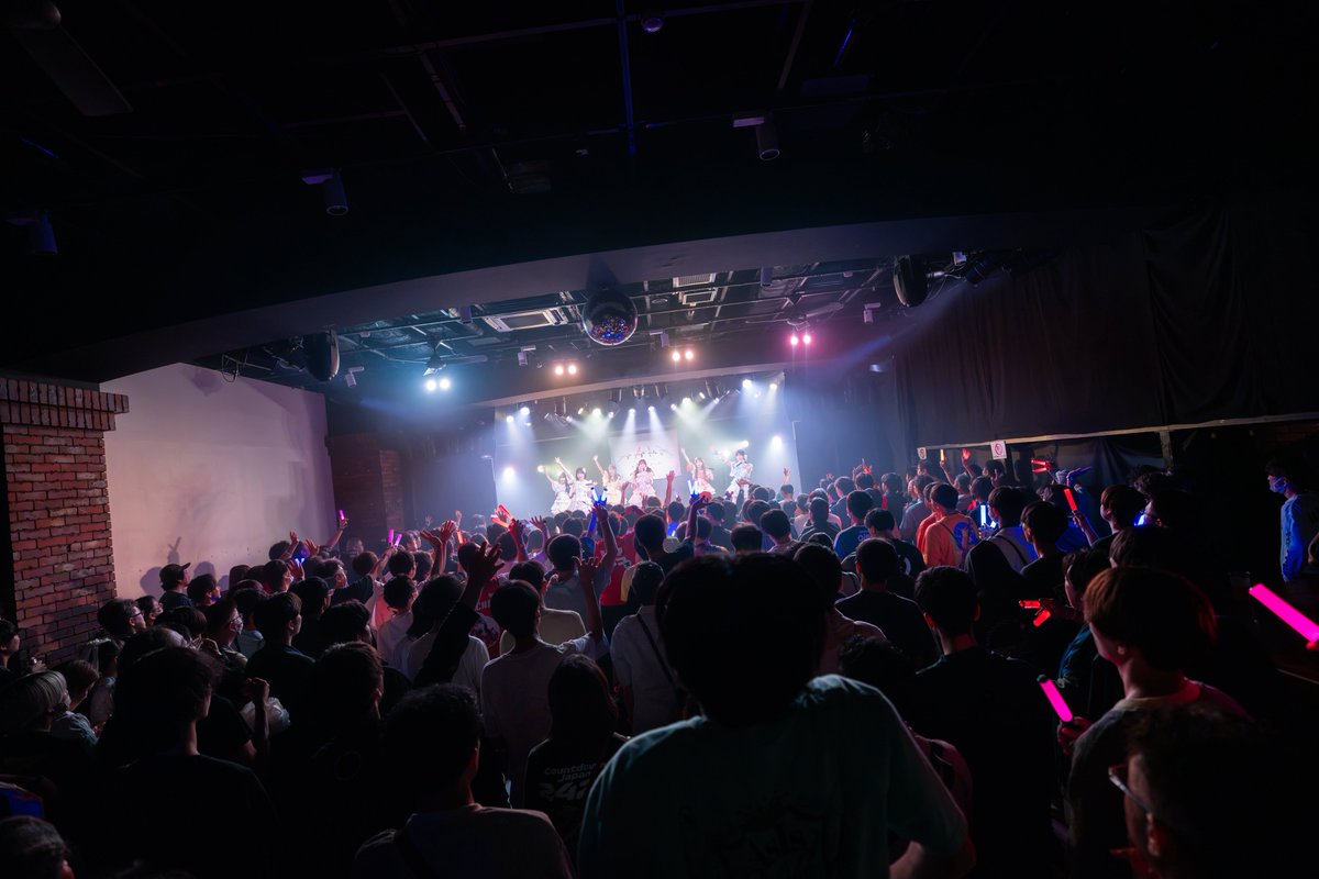 DMRC_info's tweet photo. 🎬お礼🎬

『かがやきフェス2026 Day1』

金沢遠征2日目もかがやきフェスに出演✨️
フロア超満員のご来場ありがとうございました💫

 #ドマレコ のエモ曲を詰め込んだ20分ライブ楽しんで頂けましたか💭
数あるステージの中からドマレコを選んでご来場いただいたみなさん、2日間本当にありがとうございました🙌🏻