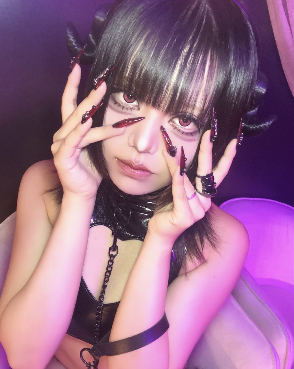 SIZUKU_VIPER's tweet photo. 紅

 #コンカフェ  #コンカフェ大阪  #コンカフェ営業  #コンカフェ嬢  #ミナミ  #宗右衛門町  #シーシャ  #シーシャバー  #サキュバス  #サキュバスシーシャ https://t.co/1jk2h6ZyUy