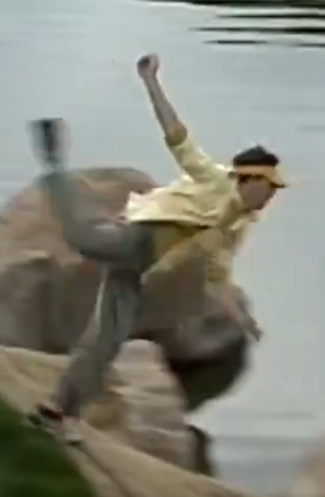 FvckDutch's tweet photo. @DiscussingWrsln @TMZ This step probably saved him from facing a rock 😬 https://t.co/4WckPKSnzj