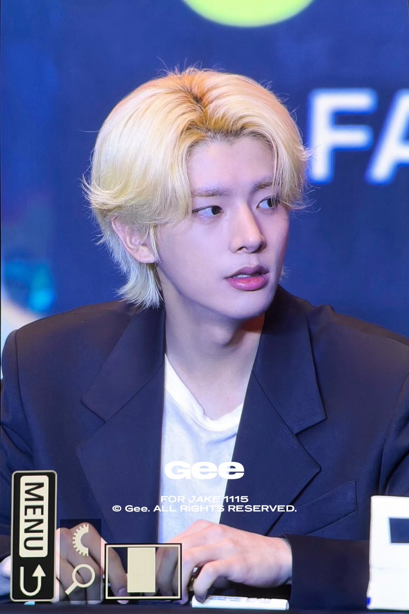 geejake1115's tweet photo. 261004

#JAKE #심재윤 #제이크 
#ENHYPEN #엔하이픈 https://t.co/fwcMpwPU1B