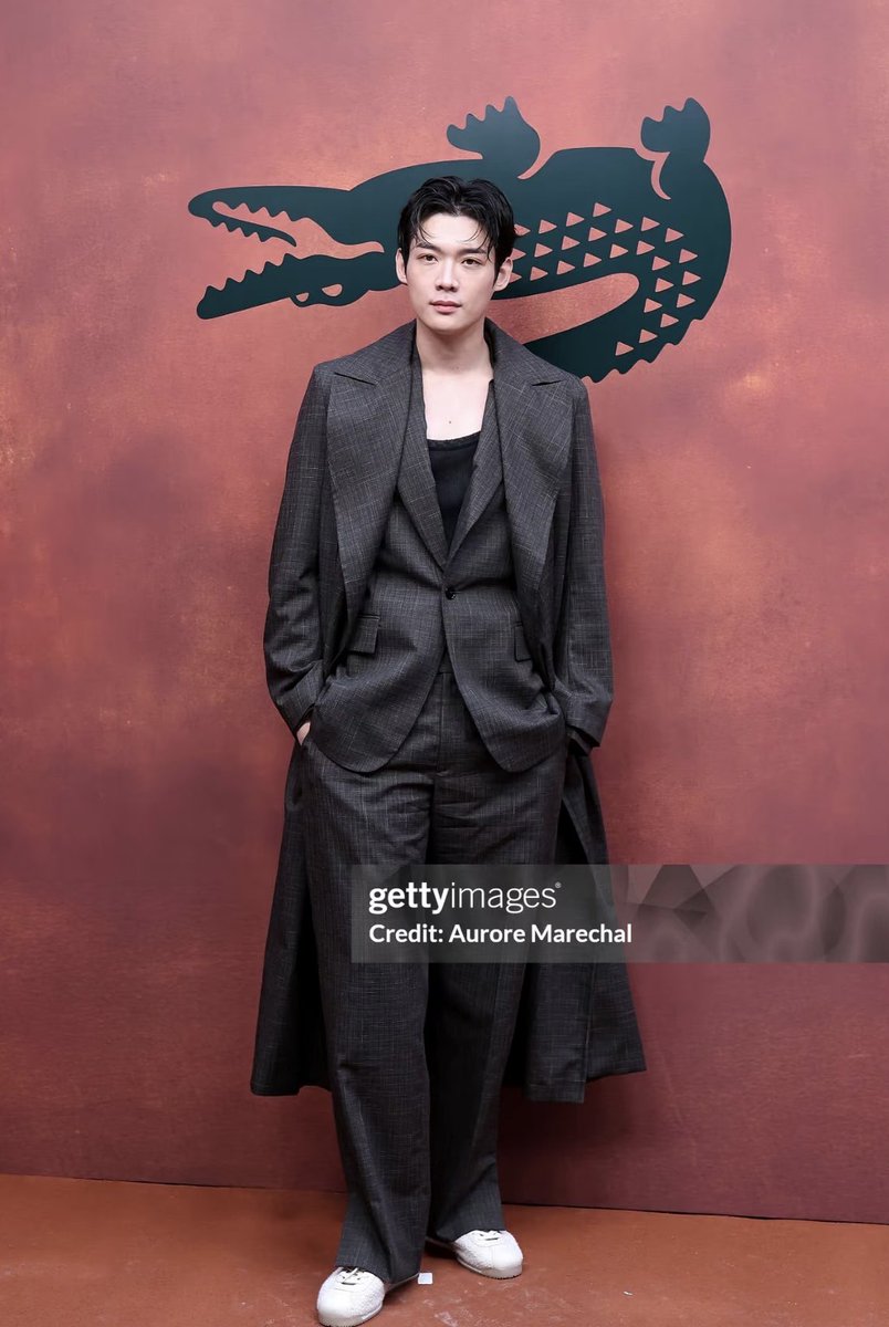 Mina_htys's tweet photo. GETTY THÌ VẪN CỨ THẾ THÔI!
VẪN ĐẸP TRAI VÀ NÉT NÀO RA NÉT ẤY 🔥

KIMYOONSIK LACOSTE SS27 

#KIMYOONSIKxLacoste
#YOONSIKPFWSS27 https://t.co/plfSLVnFSe