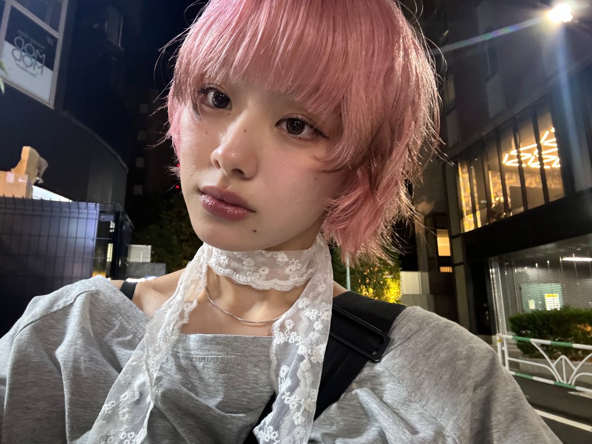 n_n_oc's tweet photo. ミント髪の件で、自分はブルベイエベなのか？ってなってる方多いけど、私も最初圧倒的にイエベだから寒色系似合わないな、と思ってたのに、やってみたら寒色系の方が似合ってもうよく分からなくなってる

pinkとオレンジも可愛いんだけど肌が暗く見えるのと色落ち過程が本当に顔がくすんでた https://t.co/y0i3pWV24a