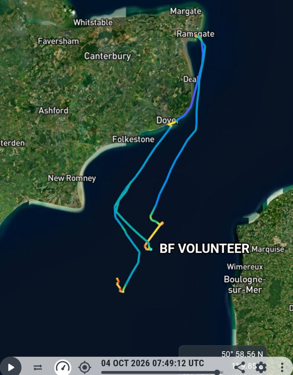 ActivePatriotUK's tweet photo. 🚨 INVASION ALERT 🚨 

100S Of migrants are on their way to Dover this morning after being picked up  after illegally crossing the channel from France in the early hours 

🛑 STOP THE BOATS 🛑 https://t.co/oIyDSMczbV