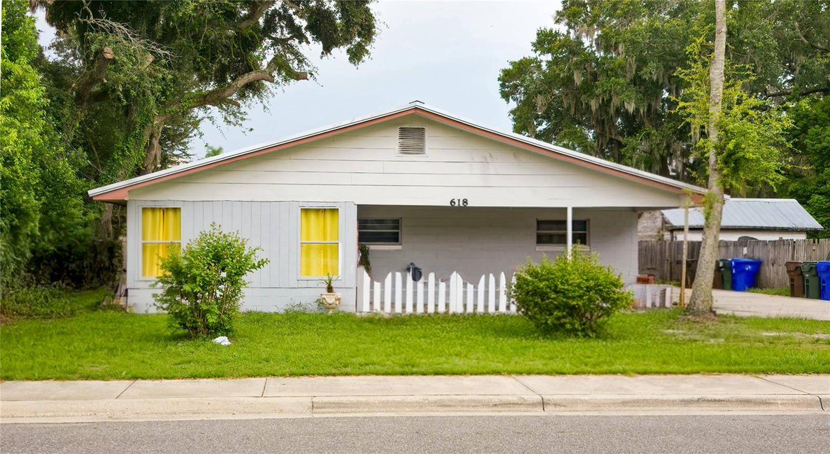 HectorRealty's tweet photo. A turnkey, income-producing triplex in Downtown Kissimmee: 6 beds, 3 baths, and 2,384 sq. ft. of opportunity. 🏘���
https://t.co/M0iTyBachu #KissimmeeRealEstate #Triplex https://t.co/FNWE9eLN0y