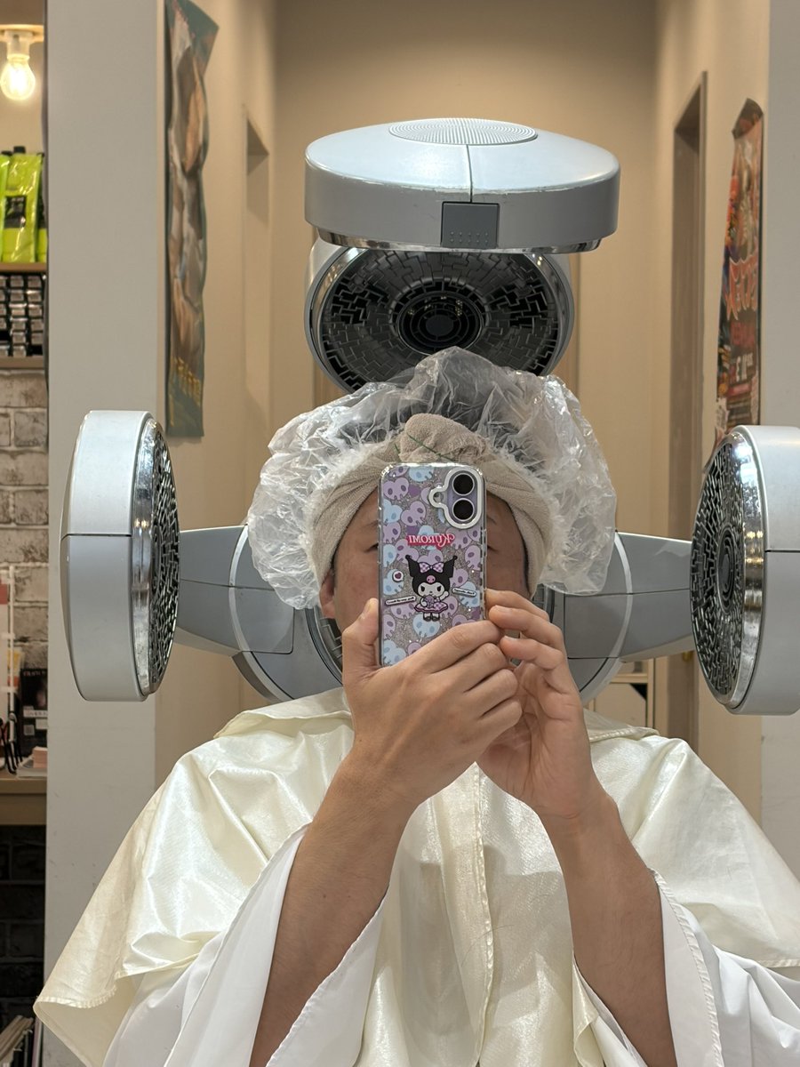 Sho_8374_'s tweet photo. いつもの美容室へ戦闘力アップへ💇

そしてクロミちゃんのスマホケースに有言実行😆 https://t.co/wQKPcPSEf1
