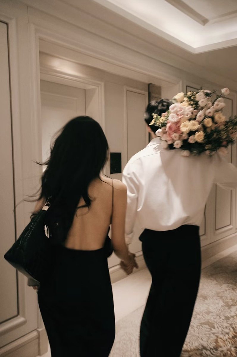 mileaponong's tweet photo. Why is this so luke flora coded?!!💗😩📸

#jingboran #sunQian #theearlyspring https://t.co/ydwqtRfDZH