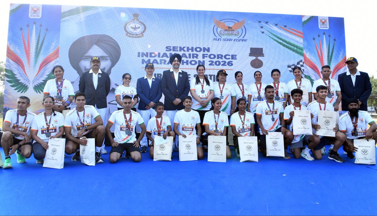 PRODefPune's tweet photo. #SekhonIndianAirForceMarathon2026 🏃‍♂️

Air Force Station #Pune organised the 2nd edition of the Sekhon Indian Air Force Marathon (SIM) on 04 Oct 2026, commemorating the valour and legacy of Flying Officer Nirmal Jit Singh Sekhon, #PVC , the only Param Vir Chakra awardee of the #IndianAirForce 

Over 3,500 Air Warriors, families and school children participated in the 21K, 10K and 5K runs. The event was flagged off by Air Commodore Satbir Singh Rai, Air Officer Commanding, Air Force Station Pune.

A fitting tribute to a gallant air warrior and a keen sportsman. 🇮🇳

@SpokespersonMoD 
@IAF_MCC 
@SWAC_IAF 
@IaSouthern 
@PIBMumbai 

#IndianAirForce #IAF #NirmalJitSinghSekhon
#AirForceStationPune #RunForTheNation