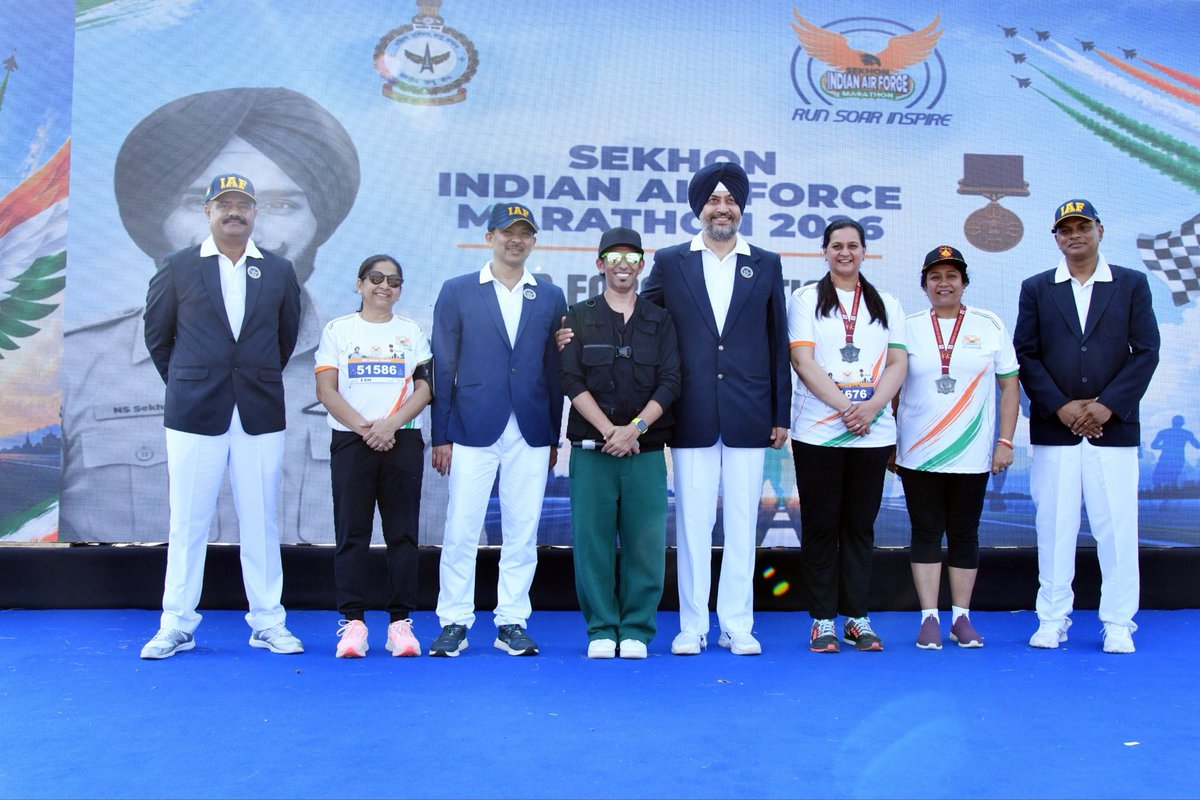 PRODefPune's tweet photo. #SekhonIndianAirForceMarathon2026 🏃‍♂️

Air Force Station #Pune organised the 2nd edition of the Sekhon Indian Air Force Marathon (SIM) on 04 Oct 2026, commemorating the valour and legacy of Flying Officer Nirmal Jit Singh Sekhon, #PVC , the only Param Vir Chakra awardee of the #IndianAirForce 

Over 3,500 Air Warriors, families and school children participated in the 21K, 10K and 5K runs. The event was flagged off by Air Commodore Satbir Singh Rai, Air Officer Commanding, Air Force Station Pune.

A fitting tribute to a gallant air warrior and a keen sportsman. 🇮🇳

@SpokespersonMoD 
@IAF_MCC 
@SWAC_IAF 
@IaSouthern 
@PIBMumbai 

#IndianAirForce #IAF #NirmalJitSinghSekhon
#AirForceStationPune #RunForTheNation
