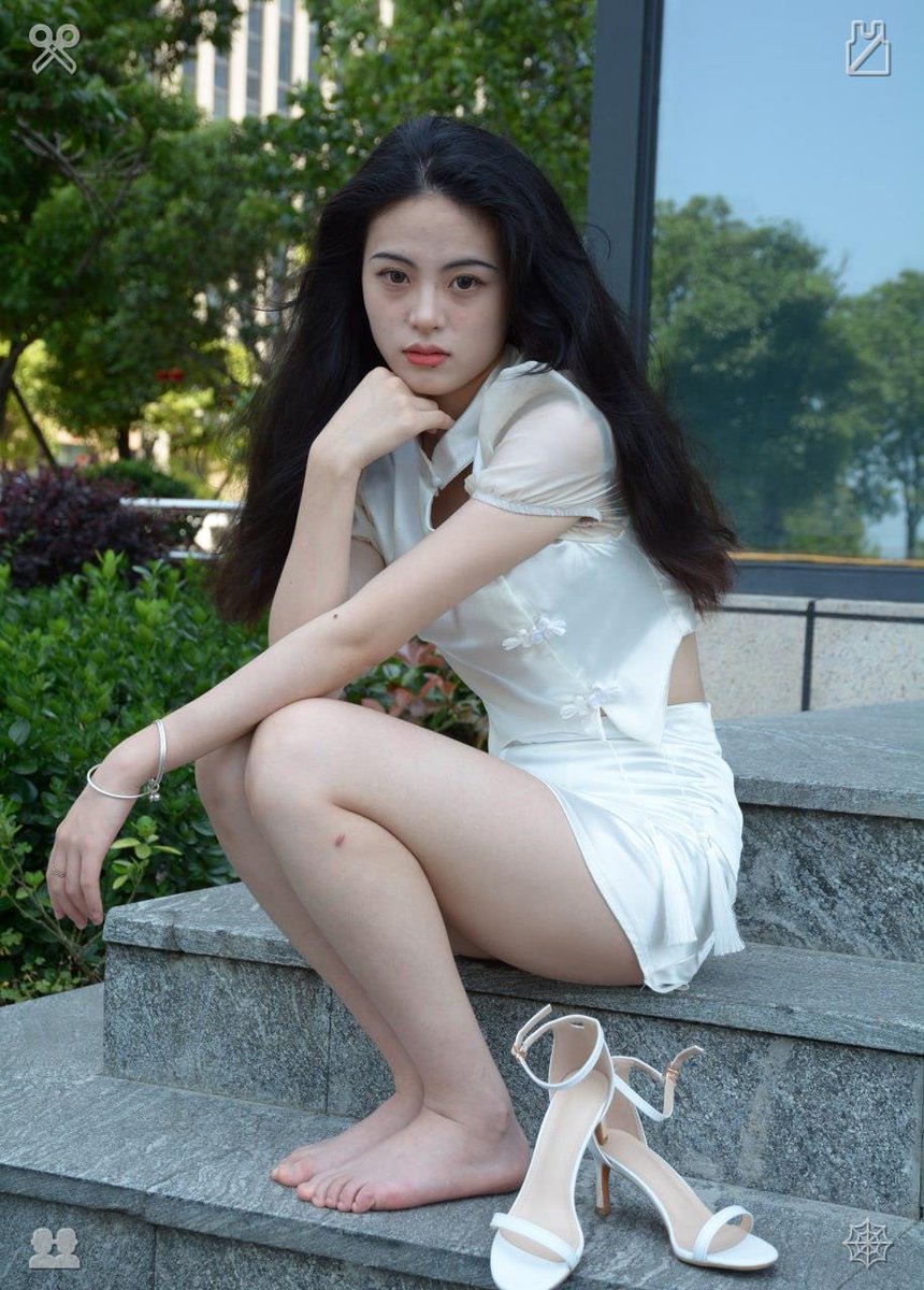 HeSpeaks0utLoud's tweet photo. #包养 😇@SRNM20⌚

#爹系 #女大 🚡香香软软的女大到底是谁在包养啊🏊

🐐无套路是谁又吃上漂亮饭了？🎞 https://t.co/Z1oQE9t4eC