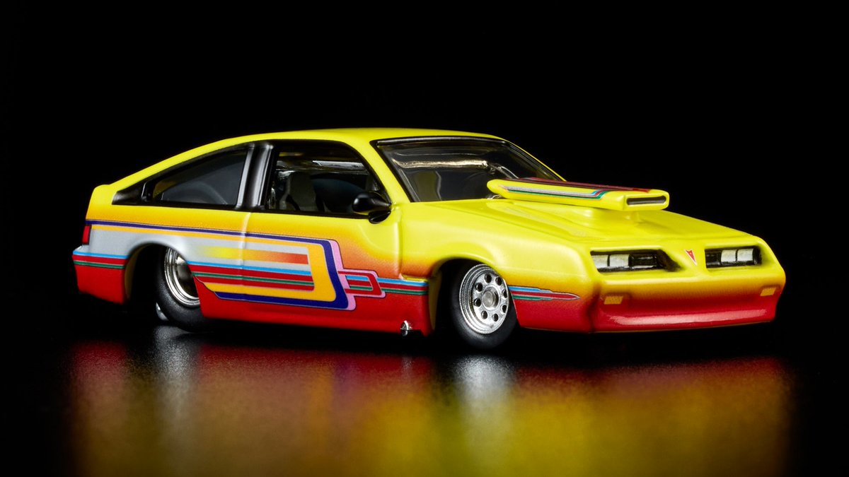 followtreasures's tweet photo. Hot Wheels turns Rick Dobbertin’s radical Pontiac J2000 into a 1:64 RLC car with a body that tilts open to reveal the engine and chassis. The members-only US release is scheduled for 6 October at $33. https://t.co/LbEEabnT9A https://t.co/9W2nYqYoyq
