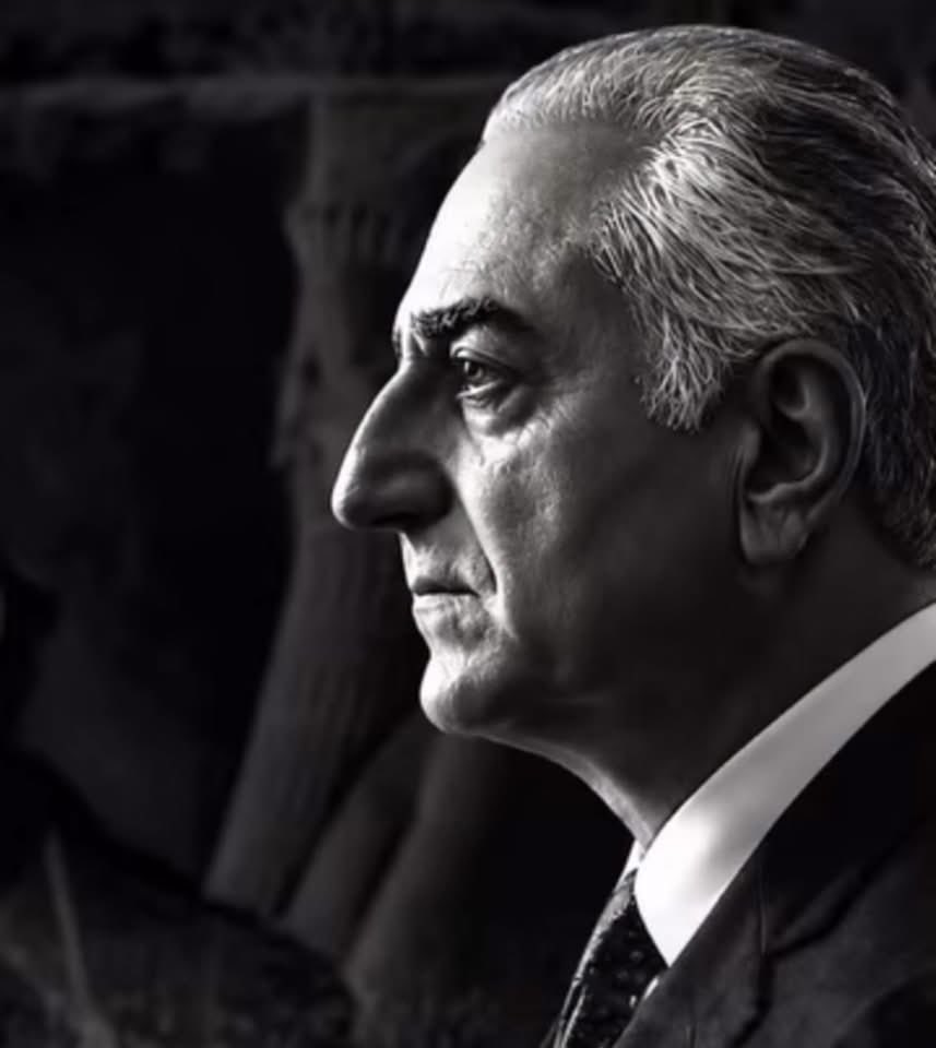 pahlaviparas's tweet photo. تصویری که قراره بزودی روی اسکناس های ایران چاپ بشه❤️
#جاویدشاه https://t.co/ShKfUWEqSS