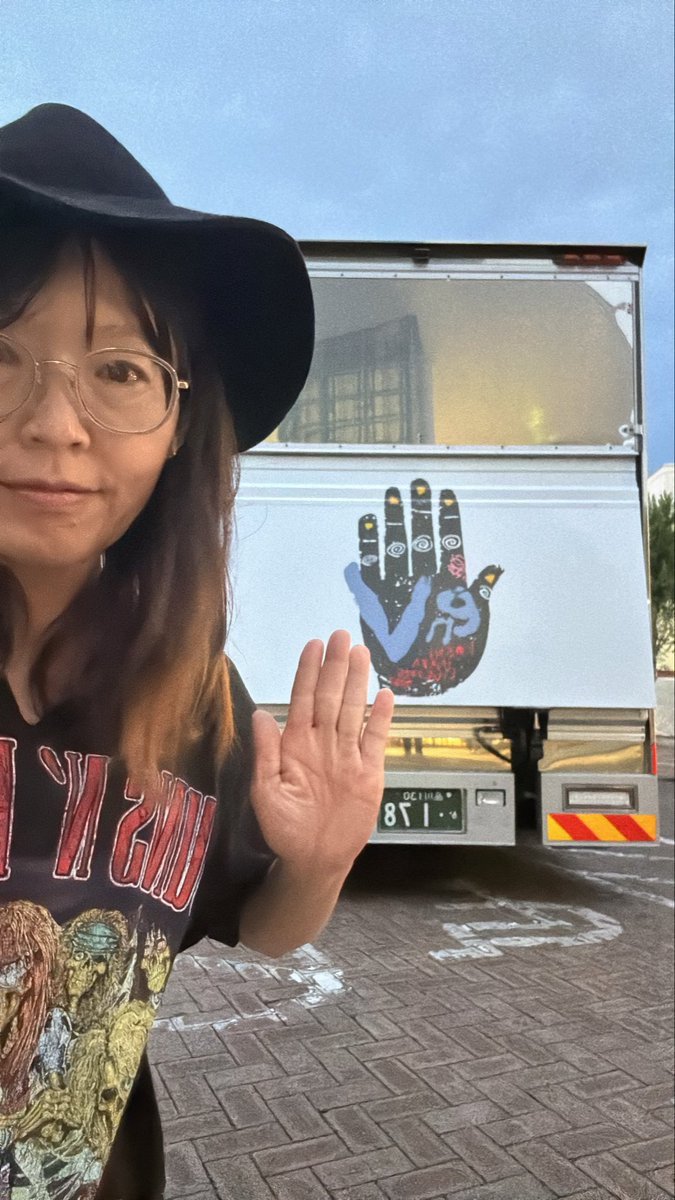 MONDHUTTE's tweet photo. すみません💨
今宵、お店からスキップ4分の場所に
 #稲葉浩志 さんが居りまして、
かつ、今歌唱中でして
MOND HUTTEは
ただそれだけで
嬉しくなってます🫶
 #ツアトラ
 #桐生市 https://t.co/5YEFNH6zdy