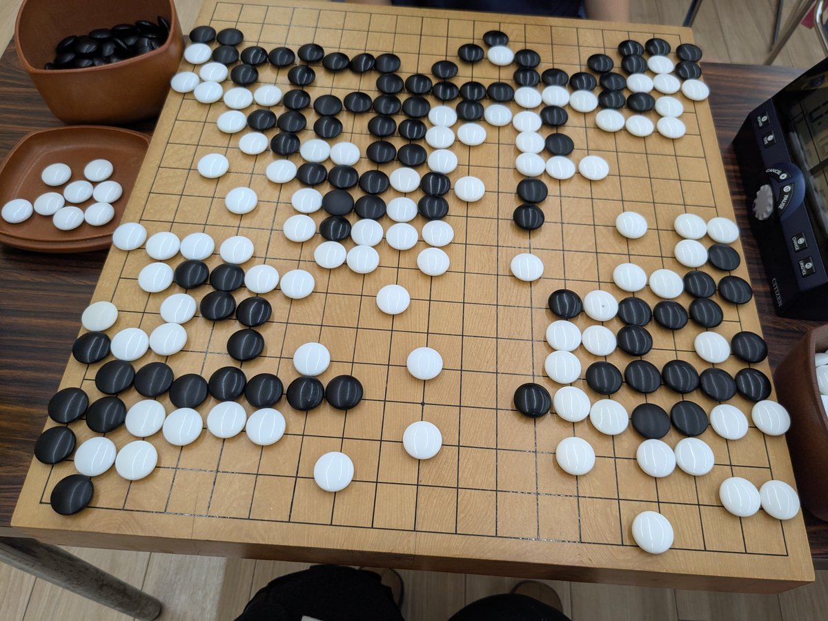 0Renkon3's tweet photo. 5人団体戦に挑戦したよ！
３勝１敗
５子局の置かせ碁も我ながら頑張って勝ちきれて良かった🥹 https://t.co/Dt0QYraddi